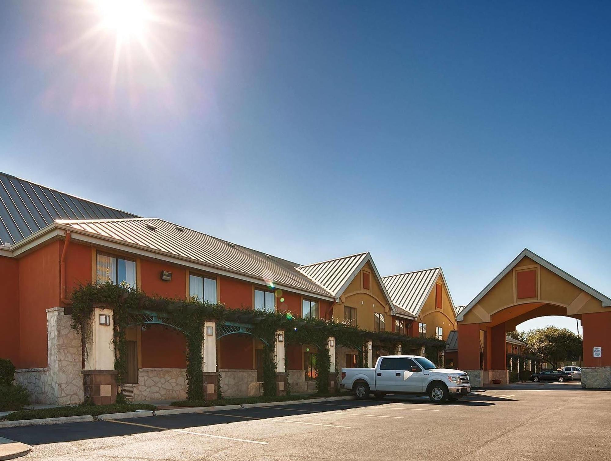 Best Western Posada Ana Inn-Airport San Antonio Exterior photo