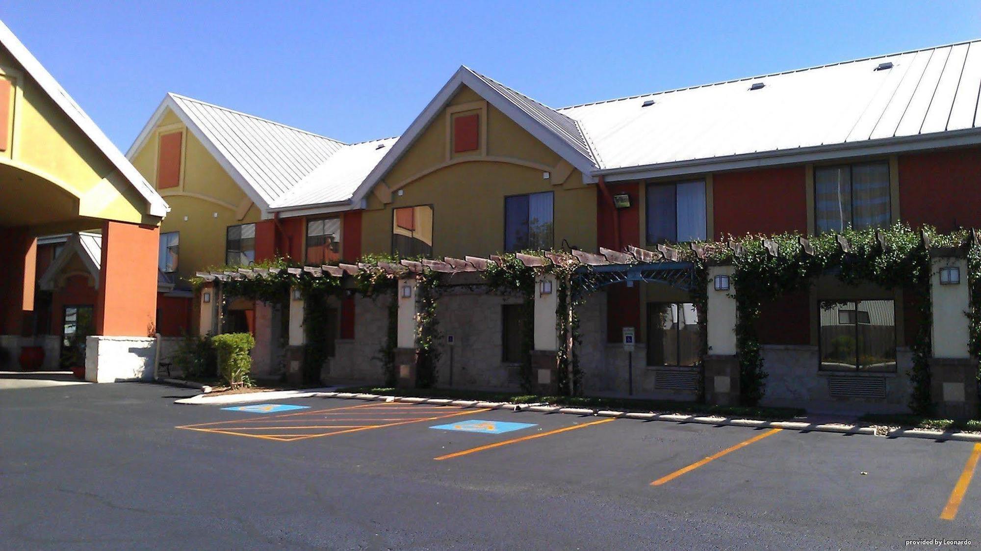 Best Western Posada Ana Inn-Airport San Antonio Exterior photo